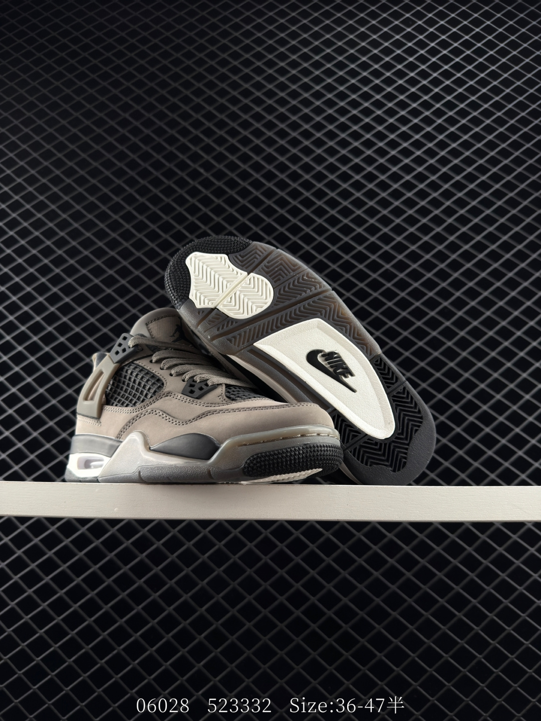 Nike Air Jordan 4 Retro